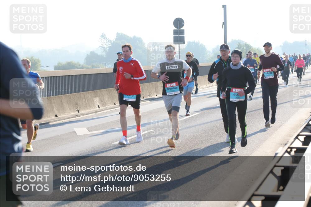 03.10.2025 - Köhlbrandbrückenlauf Lena Gebhardt http://msf.ph/oto/9053255 03.10.2025 09:15:45 Position 1 3525 meine-sportfotos.de