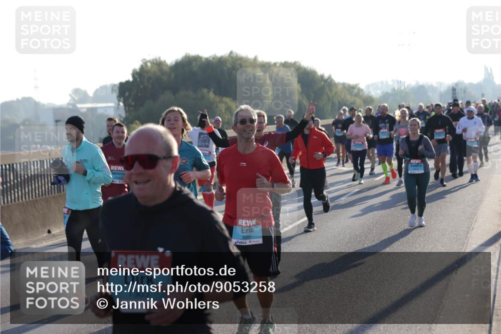 03.10.2025 - Köhlbrandbrückenlauf Jannik Wohlers http://msf.ph/oto/9053258 03.10.2025 09:19:51 Position 3 1303, 3201 meine-sportfotos.de