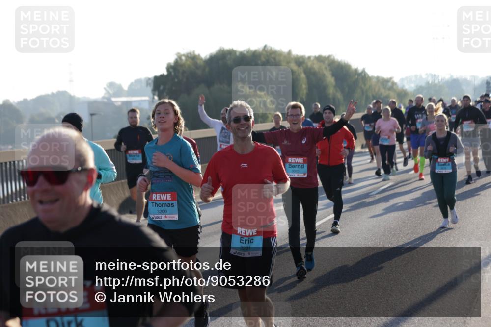 03.10.2025 - Köhlbrandbrückenlauf Jannik Wohlers http://msf.ph/oto/9053286 03.10.2025 09:19:52 Position 3 3200, 3201, 3003 meine-sportfotos.de