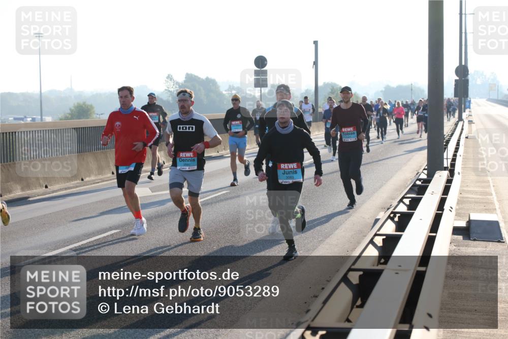 03.10.2025 - Köhlbrandbrückenlauf Lena Gebhardt http://msf.ph/oto/9053289 03.10.2025 09:15:46 Position 1 2880, 3083 meine-sportfotos.de