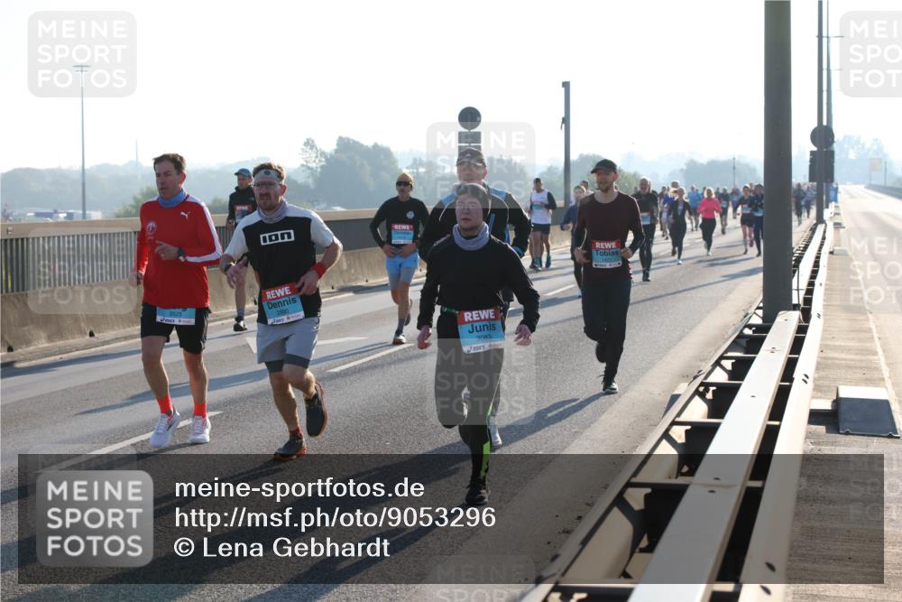 03.10.2025 - Köhlbrandbrückenlauf Lena Gebhardt http://msf.ph/oto/9053296 03.10.2025 09:15:46 Position 1 3525, 3083 meine-sportfotos.de