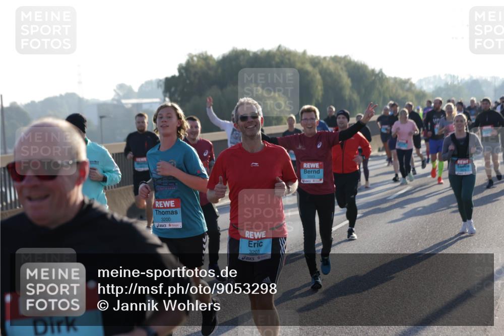 03.10.2025 - Köhlbrandbrückenlauf Jannik Wohlers http://msf.ph/oto/9053298 03.10.2025 09:19:52 Position 3 3200, 3201, 3003 meine-sportfotos.de