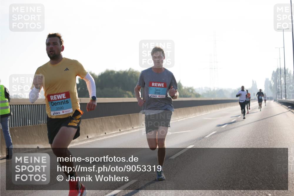 03.10.2025 - Köhlbrandbrückenlauf Jannik Wohlers http://msf.ph/oto/9053319 03.10.2025 09:10:42 Position 3 3590, 3782 meine-sportfotos.de