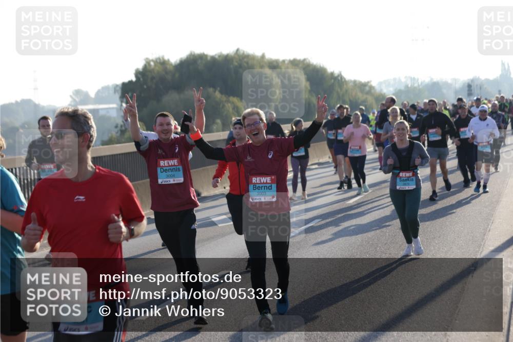 03.10.2025 - Köhlbrandbrückenlauf Jannik Wohlers http://msf.ph/oto/9053323 03.10.2025 09:19:52 Position 3 3201, 3004, 3003 meine-sportfotos.de