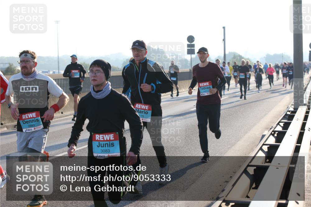 03.10.2025 - Köhlbrandbrückenlauf Lena Gebhardt http://msf.ph/oto/9053333 03.10.2025 09:15:47 Position 1 2880, 3083, 175, 1421, 10 meine-sportfotos.de