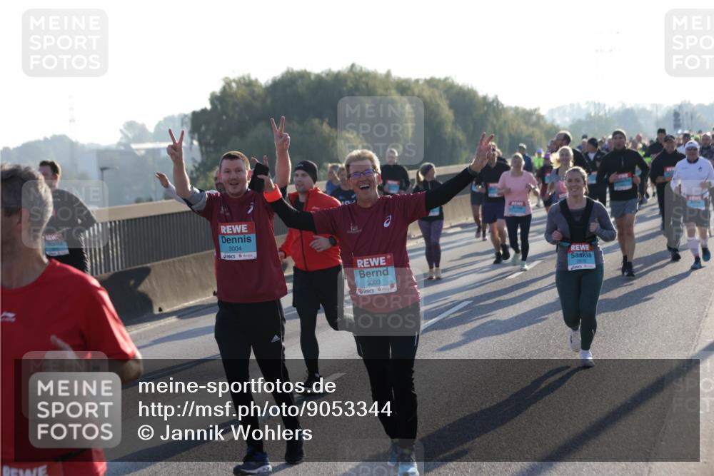 03.10.2025 - Köhlbrandbrückenlauf Jannik Wohlers http://msf.ph/oto/9053344 03.10.2025 09:19:53 Position 3 3004, 3003, 2678 meine-sportfotos.de