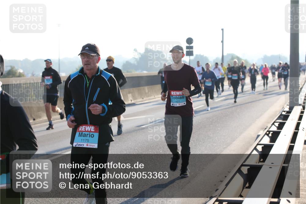 03.10.2025 - Köhlbrandbrückenlauf Lena Gebhardt http://msf.ph/oto/9053363 03.10.2025 09:15:48 Position 1 1175, 1421 meine-sportfotos.de