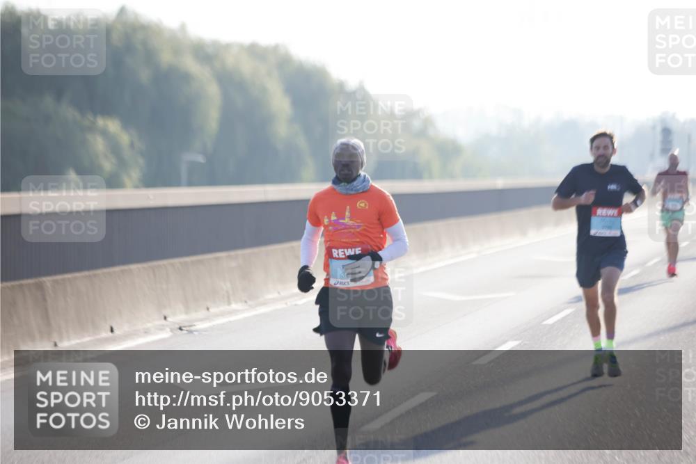 03.10.2025 - Köhlbrandbrückenlauf Jannik Wohlers http://msf.ph/oto/9053371 03.10.2025 09:10:48 Position 3  meine-sportfotos.de