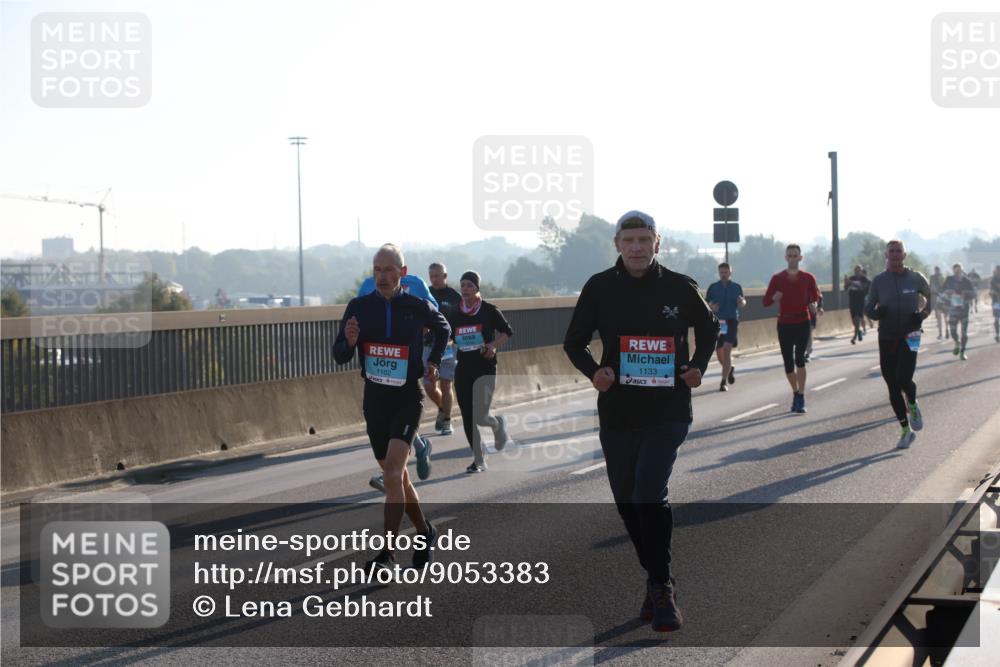 03.10.2025 - Köhlbrandbrückenlauf Lena Gebhardt http://msf.ph/oto/9053383 03.10.2025 09:16:03 Position 1 1133 meine-sportfotos.de