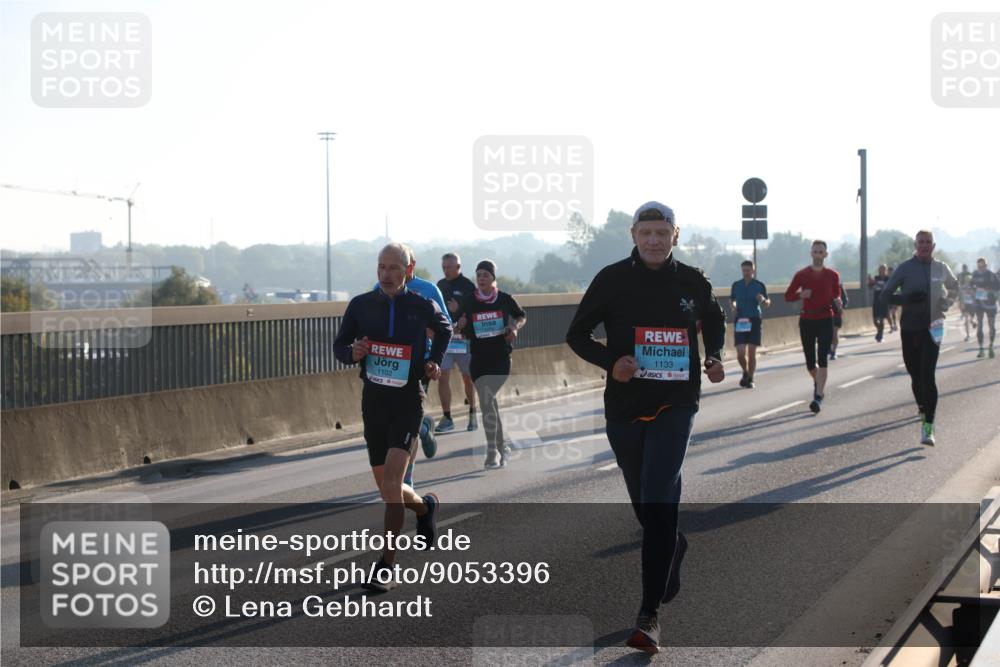 03.10.2025 - Köhlbrandbrückenlauf Lena Gebhardt http://msf.ph/oto/9053396 03.10.2025 09:16:03 Position 1 1102, 1133 meine-sportfotos.de