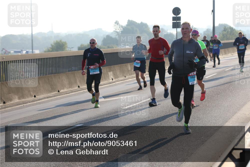 03.10.2025 - Köhlbrandbrückenlauf Lena Gebhardt http://msf.ph/oto/9053461 03.10.2025 09:16:04 Position 1  meine-sportfotos.de
