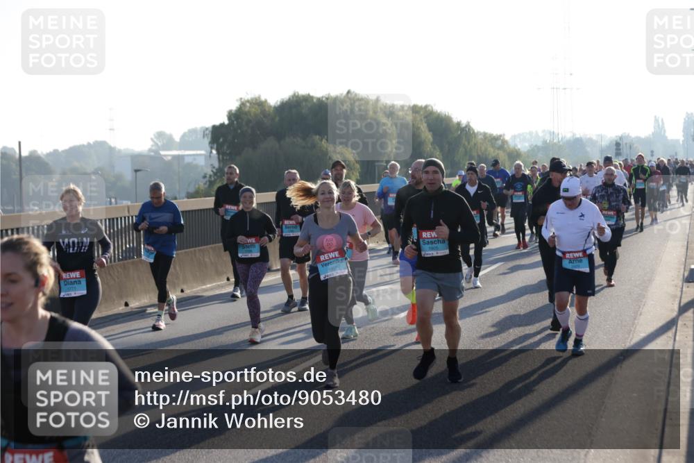 03.10.2025 - Köhlbrandbrückenlauf Jannik Wohlers http://msf.ph/oto/9053480 03.10.2025 09:19:56 Position 3 1771, 1907, 1905 meine-sportfotos.de