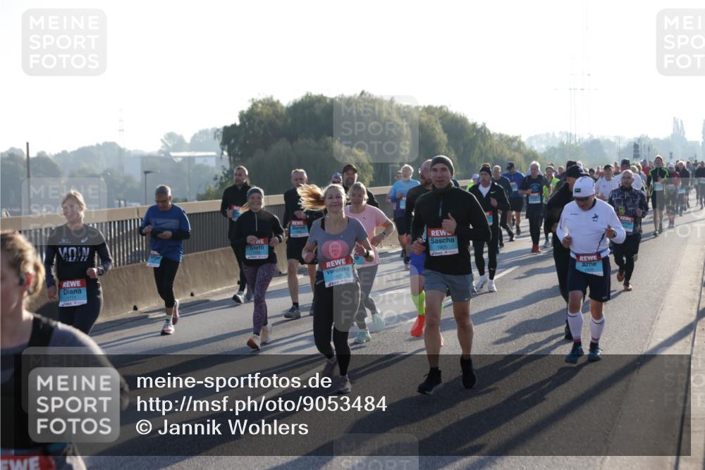 03.10.2025 - Köhlbrandbrückenlauf Jannik Wohlers http://msf.ph/oto/9053484 03.10.2025 09:19:56 Position 3 1771, 1907, 1905 meine-sportfotos.de