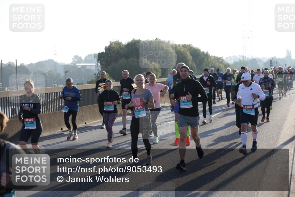 03.10.2025 - Köhlbrandbrückenlauf Jannik Wohlers http://msf.ph/oto/9053493 03.10.2025 09:19:56 Position 3 1771, 1905, 1907 meine-sportfotos.de