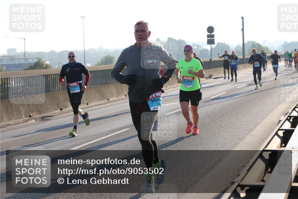03.10.2025 - Köhlbrandbrückenlauf Lena Gebhardt http://msf.ph/oto/9053502 03.10.2025 09:16:06 Position 1 335, 2819 meine-sportfotos.de