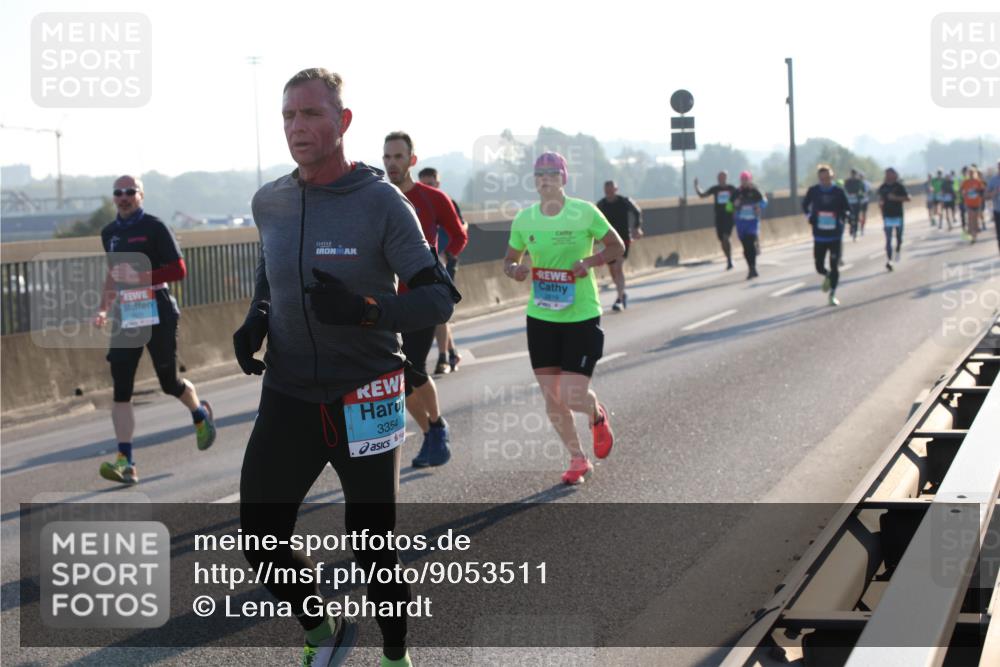 03.10.2025 - Köhlbrandbrückenlauf Lena Gebhardt http://msf.ph/oto/9053511 03.10.2025 09:16:06 Position 1 3354, 2819 meine-sportfotos.de