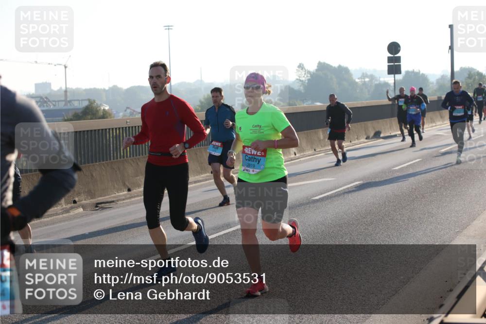 03.10.2025 - Köhlbrandbrückenlauf Lena Gebhardt http://msf.ph/oto/9053531 03.10.2025 09:16:07 Position 1 2819 meine-sportfotos.de