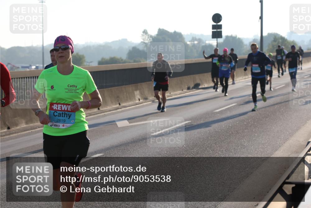 03.10.2025 - Köhlbrandbrückenlauf Lena Gebhardt http://msf.ph/oto/9053538 03.10.2025 09:16:07 Position 1 2025, 2819 meine-sportfotos.de