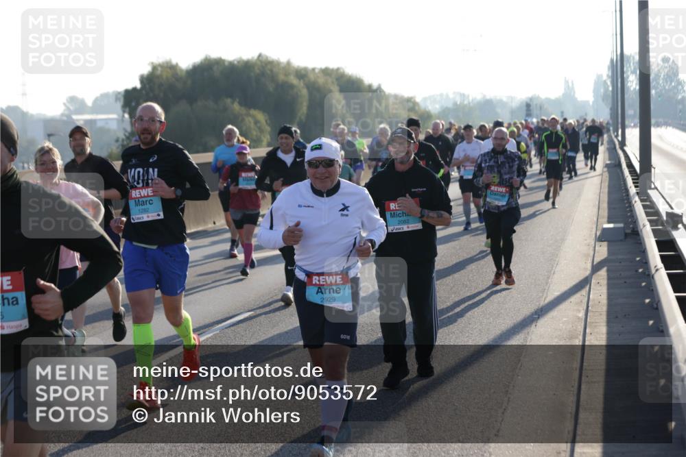 03.10.2025 - Köhlbrandbrückenlauf Jannik Wohlers http://msf.ph/oto/9053572 03.10.2025 09:19:58 Position 3 5, 1282, 2929, 2082 meine-sportfotos.de