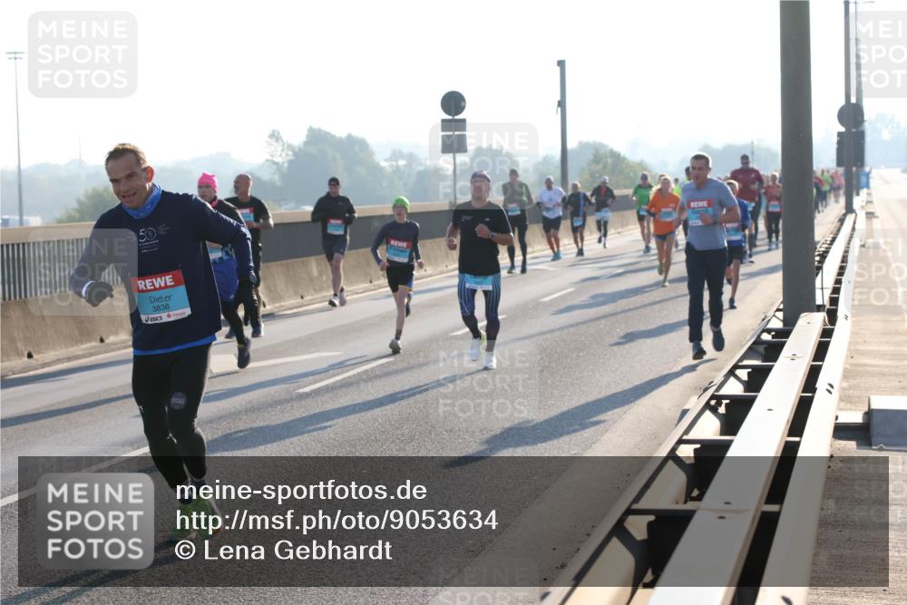03.10.2025 - Köhlbrandbrückenlauf Lena Gebhardt http://msf.ph/oto/9053634 03.10.2025 09:16:10 Position 1 3836 meine-sportfotos.de