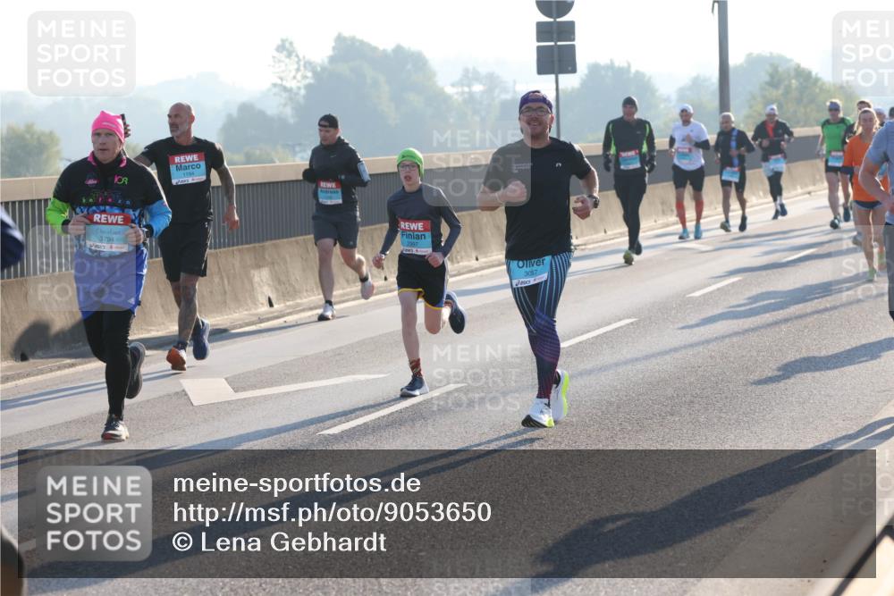 03.10.2025 - Köhlbrandbrückenlauf Lena Gebhardt http://msf.ph/oto/9053650 03.10.2025 09:16:11 Position 1 1194, 3794, 2997, 3087 meine-sportfotos.de
