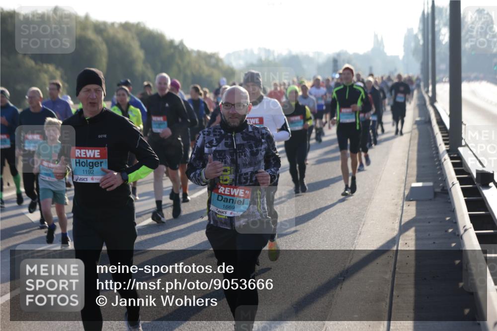 03.10.2025 - Köhlbrandbrückenlauf Jannik Wohlers http://msf.ph/oto/9053666 03.10.2025 09:20:00 Position 3 1192, 1669 meine-sportfotos.de