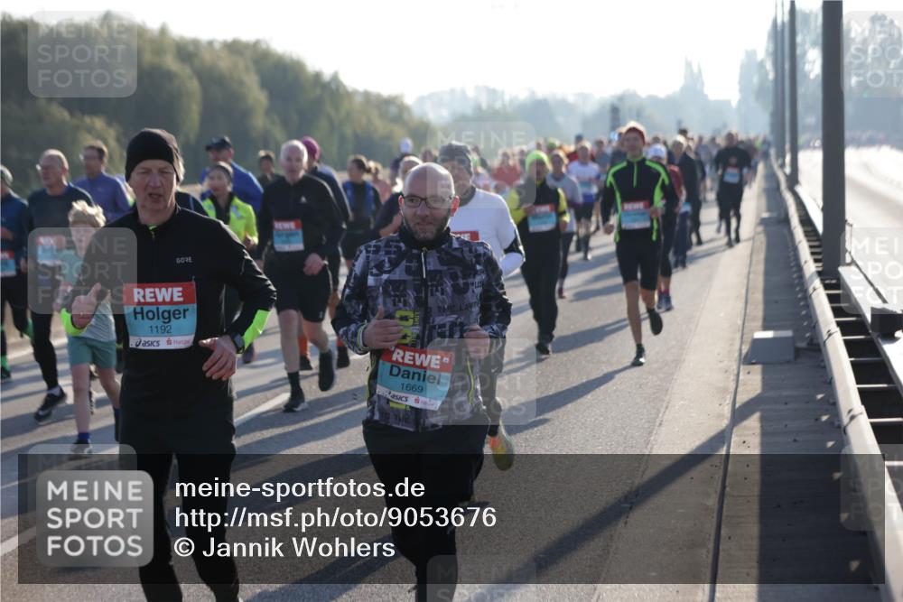 03.10.2025 - Köhlbrandbrückenlauf Jannik Wohlers http://msf.ph/oto/9053676 03.10.2025 09:20:00 Position 3 1192, 1669 meine-sportfotos.de