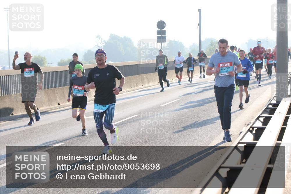 03.10.2025 - Köhlbrandbrückenlauf Lena Gebhardt http://msf.ph/oto/9053698 03.10.2025 09:16:12 Position 1 2997, 3087, 3404 meine-sportfotos.de