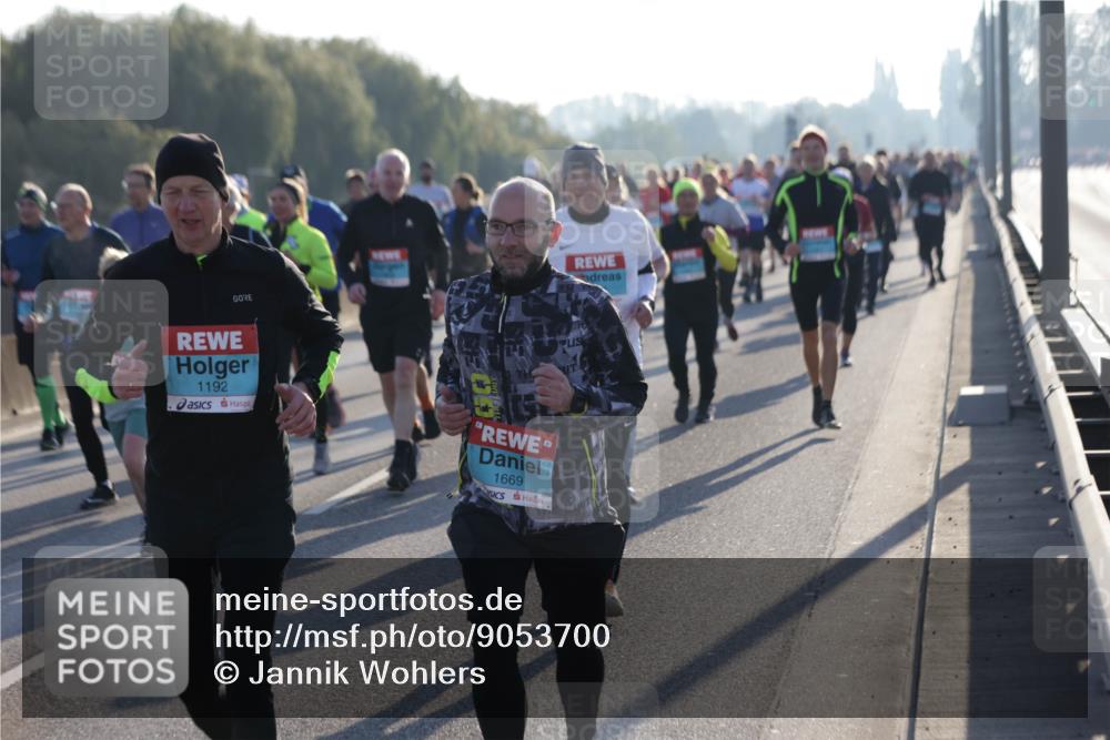 03.10.2025 - Köhlbrandbrückenlauf Jannik Wohlers http://msf.ph/oto/9053700 03.10.2025 09:20:01 Position 3 1192, 1669 meine-sportfotos.de