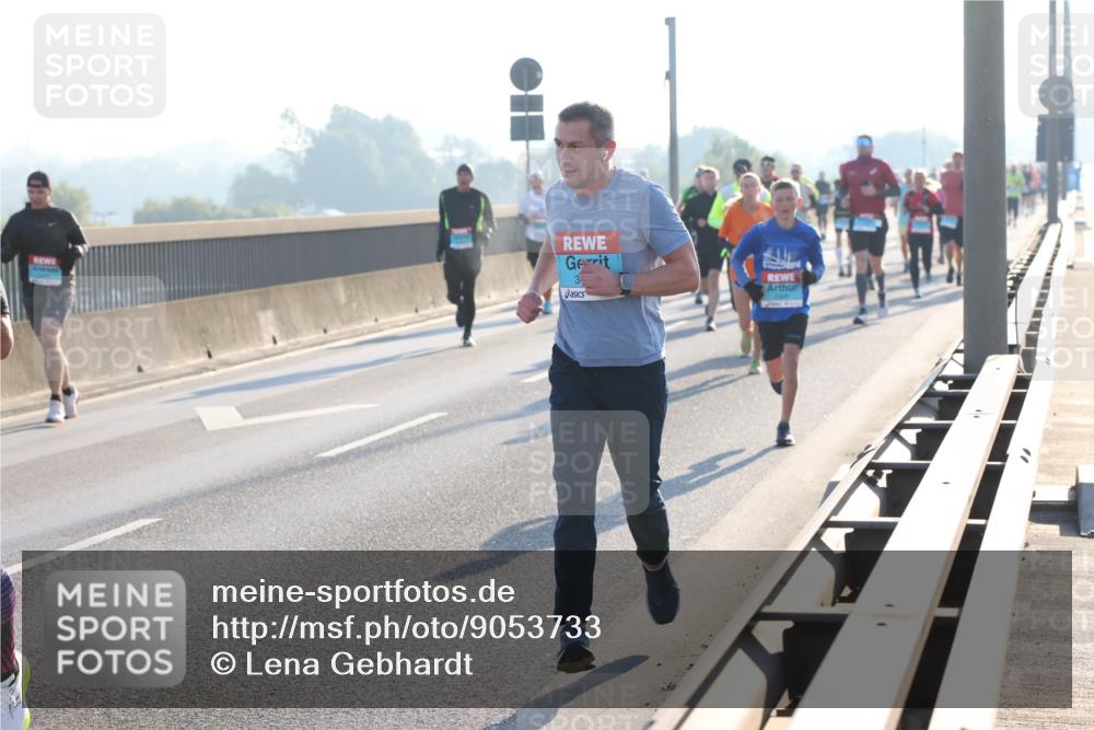 03.10.2025 - Köhlbrandbrückenlauf Lena Gebhardt http://msf.ph/oto/9053733 03.10.2025 09:16:13 Position 1 3 meine-sportfotos.de