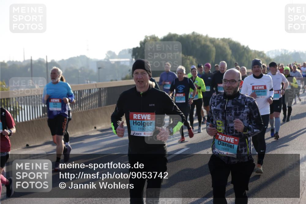 03.10.2025 - Köhlbrandbrückenlauf Jannik Wohlers http://msf.ph/oto/9053742 03.10.2025 09:20:01 Position 3 1192, 1669, 1947 meine-sportfotos.de