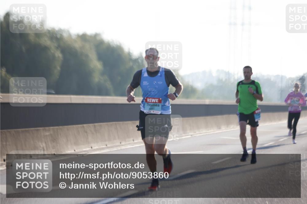 03.10.2025 - Köhlbrandbrückenlauf Jannik Wohlers http://msf.ph/oto/9053860 03.10.2025 09:11:30 Position 3 1041 meine-sportfotos.de
