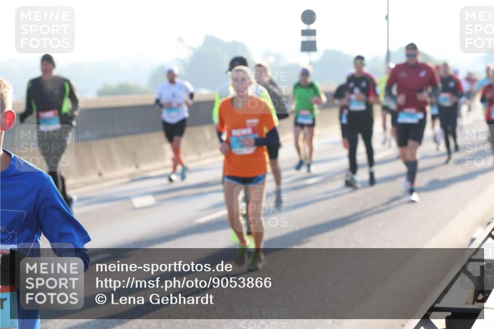 03.10.2025 - Köhlbrandbrückenlauf Lena Gebhardt http://msf.ph/oto/9053866 03.10.2025 09:16:17 Position 1  meine-sportfotos.de