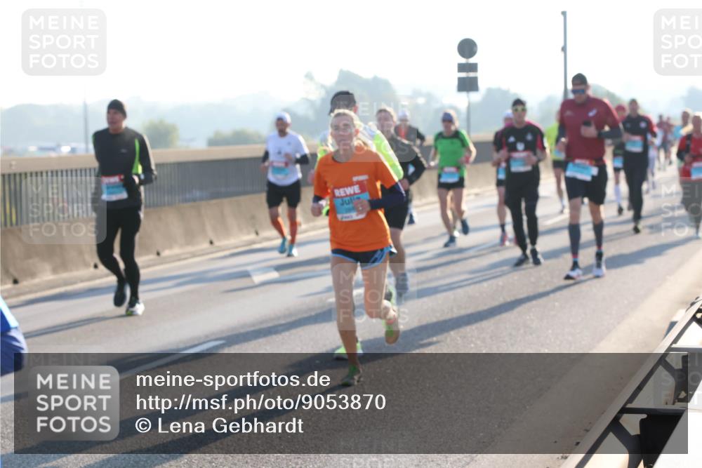 03.10.2025 - Köhlbrandbrückenlauf Lena Gebhardt http://msf.ph/oto/9053870 03.10.2025 09:16:17 Position 1  meine-sportfotos.de