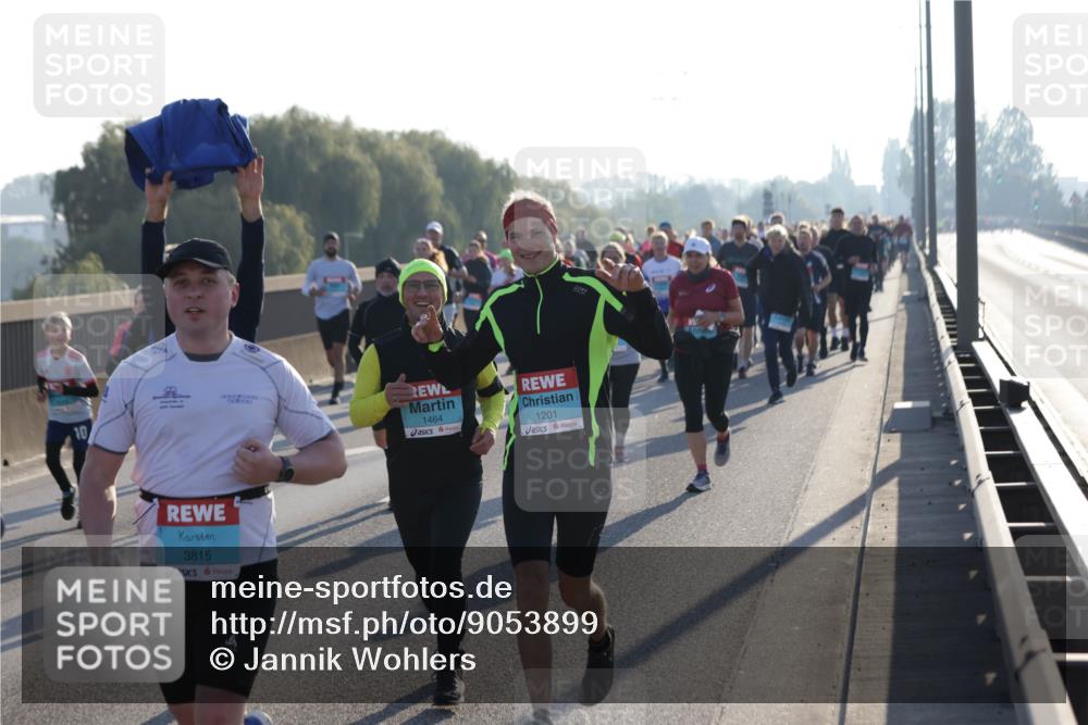 03.10.2025 - Köhlbrandbrückenlauf Jannik Wohlers http://msf.ph/oto/9053899 03.10.2025 09:20:05 Position 3 10, 3815, 1464, 1201 meine-sportfotos.de