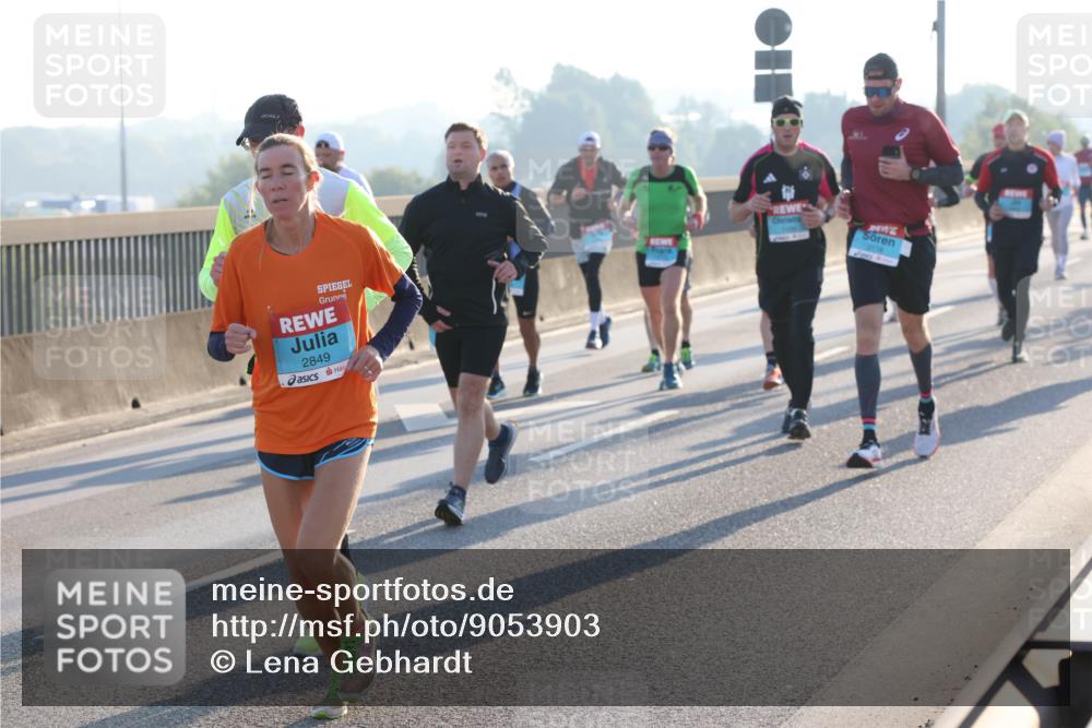 03.10.2025 - Köhlbrandbrückenlauf Lena Gebhardt http://msf.ph/oto/9053903 03.10.2025 09:16:18 Position 1 2849 meine-sportfotos.de