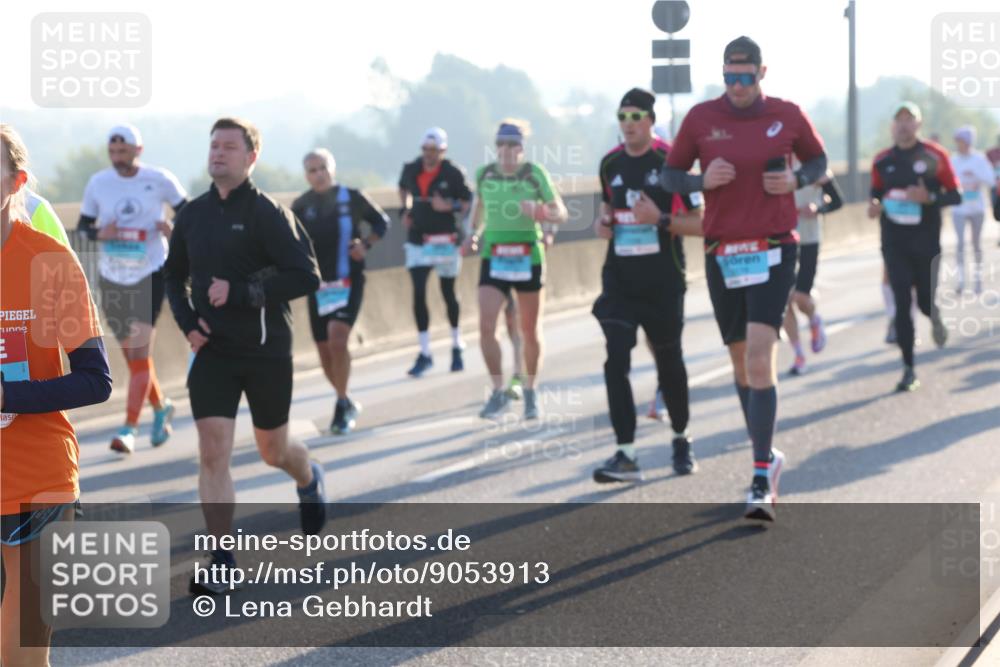 03.10.2025 - Köhlbrandbrückenlauf Lena Gebhardt http://msf.ph/oto/9053913 03.10.2025 09:16:18 Position 1  meine-sportfotos.de
