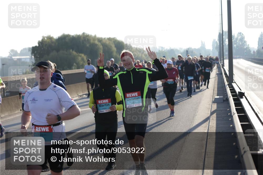 03.10.2025 - Köhlbrandbrückenlauf Jannik Wohlers http://msf.ph/oto/9053922 03.10.2025 09:20:05 Position 3 3815, 1464, 1201 meine-sportfotos.de