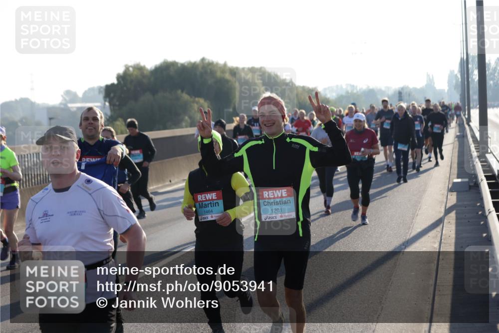 03.10.2025 - Köhlbrandbrückenlauf Jannik Wohlers http://msf.ph/oto/9053941 03.10.2025 09:20:05 Position 3 3815, 1464, 1201 meine-sportfotos.de