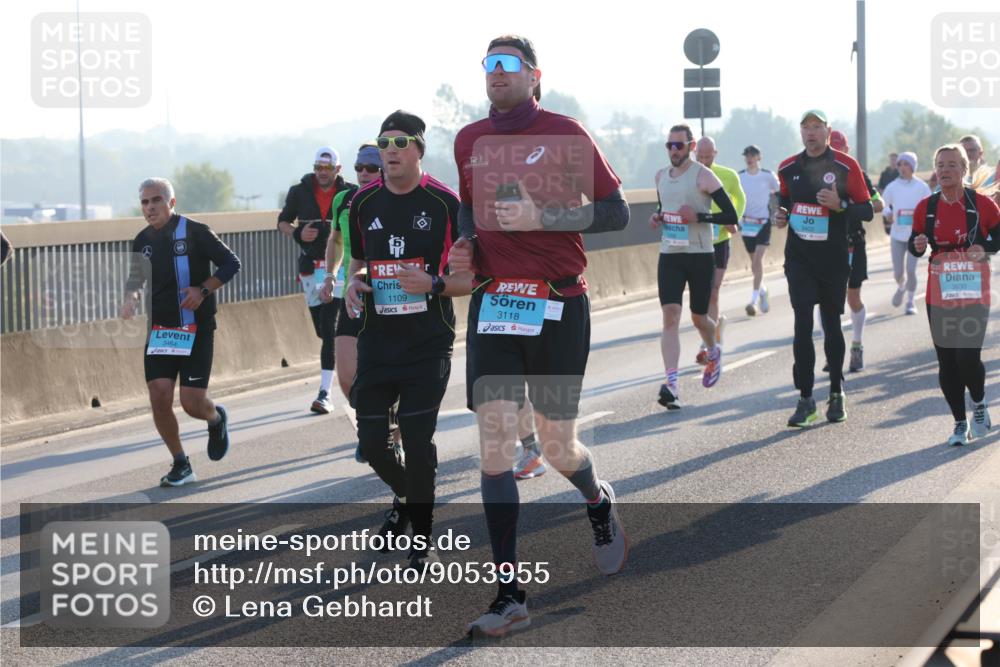 03.10.2025 - Köhlbrandbrückenlauf Lena Gebhardt http://msf.ph/oto/9053955 03.10.2025 09:16:19 Position 1 1109, 3118, 3630 meine-sportfotos.de