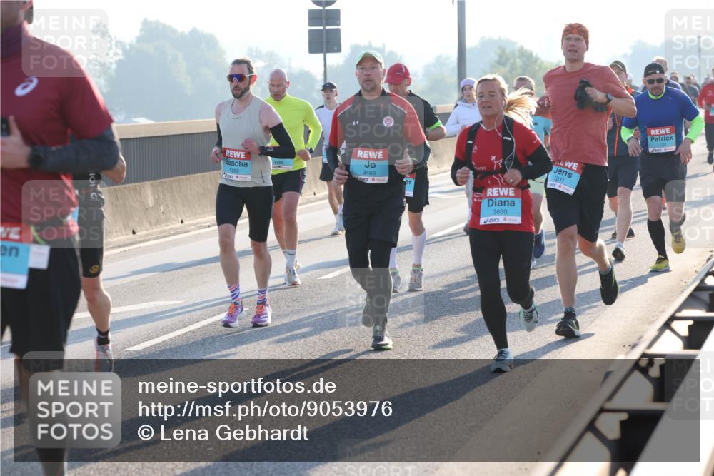 03.10.2025 - Köhlbrandbrückenlauf Lena Gebhardt http://msf.ph/oto/9053976 03.10.2025 09:16:20 Position 1 1269, 1168, 3403, 3630, 1231 meine-sportfotos.de