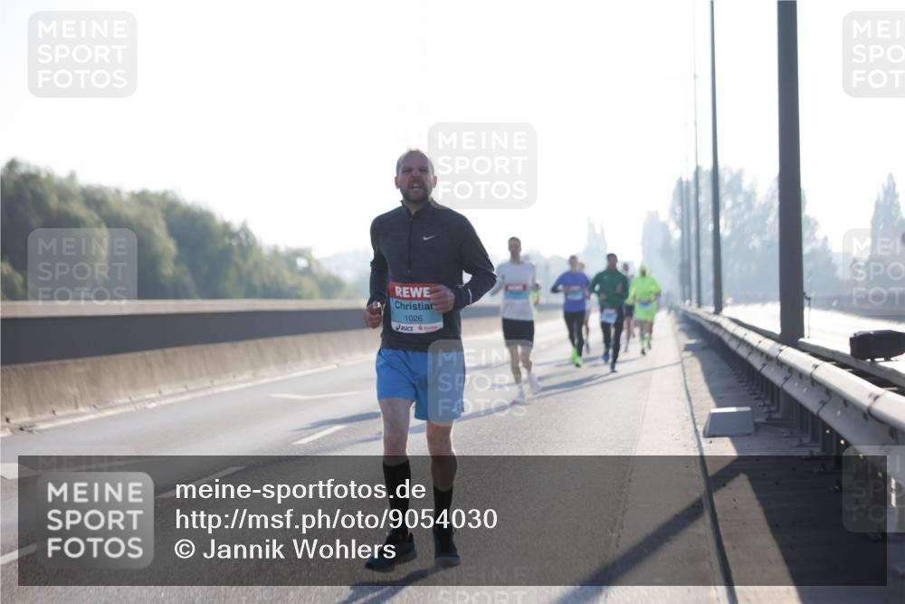 03.10.2025 - Köhlbrandbrückenlauf Jannik Wohlers http://msf.ph/oto/9054030 03.10.2025 09:11:47 Position 3 1026 meine-sportfotos.de