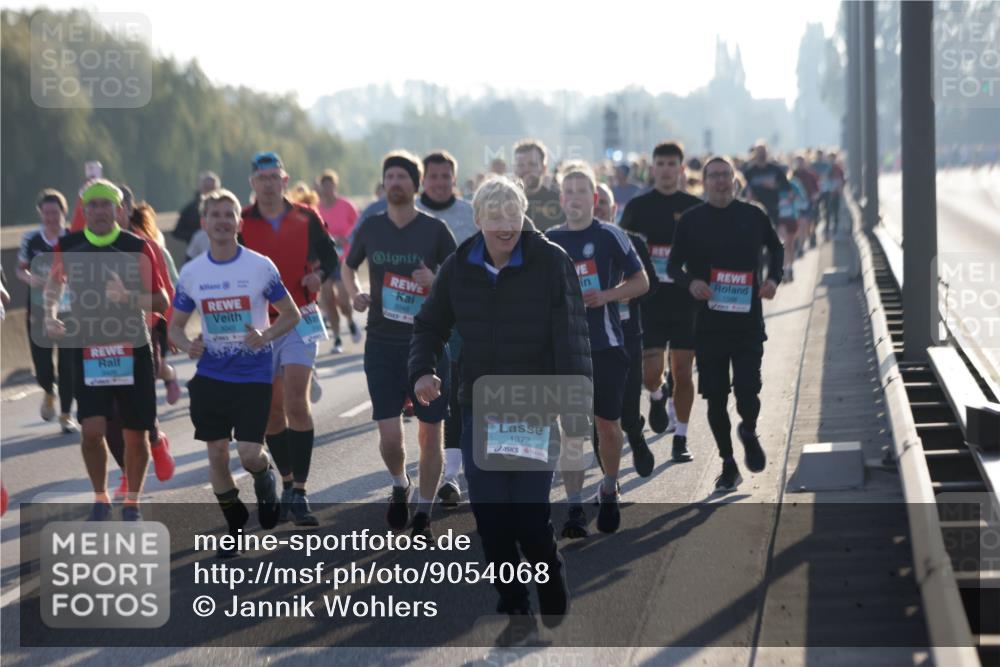 03.10.2025 - Köhlbrandbrückenlauf Jannik Wohlers http://msf.ph/oto/9054068 03.10.2025 09:20:08 Position 3 3048, 1372, 1568 meine-sportfotos.de