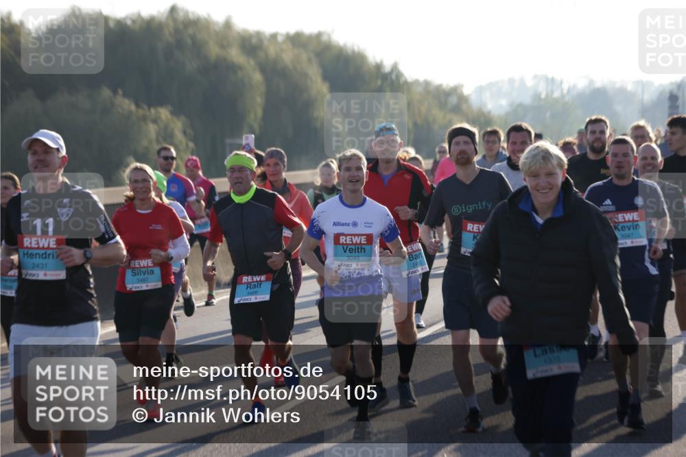 03.10.2025 - Köhlbrandbrückenlauf Jannik Wohlers http://msf.ph/oto/9054105 03.10.2025 09:20:09 Position 3 11, 2431, 3487, 3486, 3049, 2450, 3047, 1372 meine-sportfotos.de