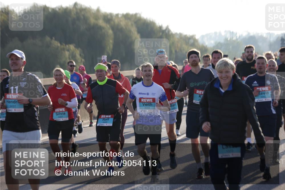 03.10.2025 - Köhlbrandbrückenlauf Jannik Wohlers http://msf.ph/oto/9054113 03.10.2025 09:20:09 Position 3 11, 2431, 3487, 3486, 3049, 2450, 30, 3047, 1372 meine-sportfotos.de