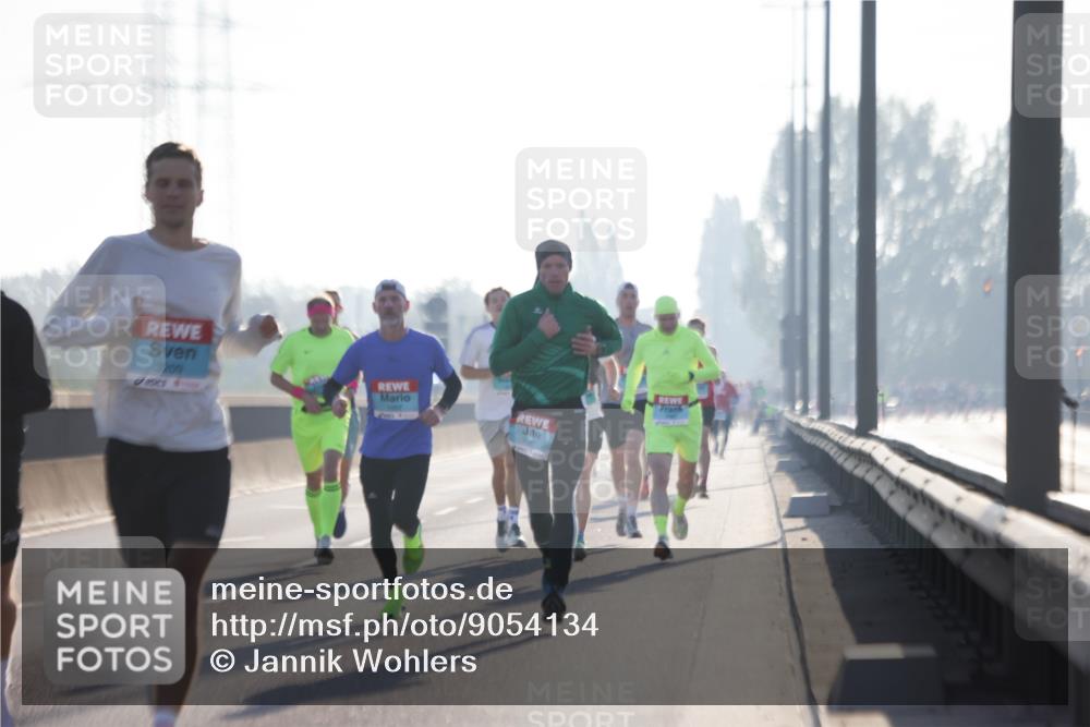 03.10.2025 - Köhlbrandbrückenlauf Jannik Wohlers http://msf.ph/oto/9054134 03.10.2025 09:11:50 Position 3 3209, 1187 meine-sportfotos.de