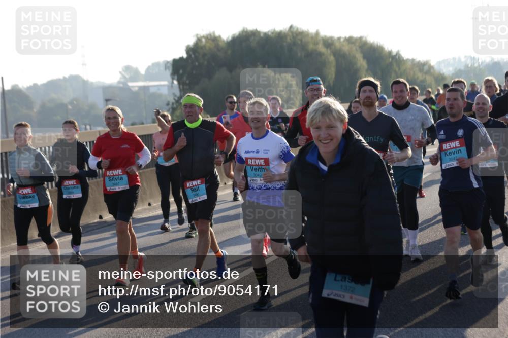 03.10.2025 - Köhlbrandbrückenlauf Jannik Wohlers http://msf.ph/oto/9054171 03.10.2025 09:20:11 Position 3 3487, 3486, 3049, 1372, 3047 meine-sportfotos.de