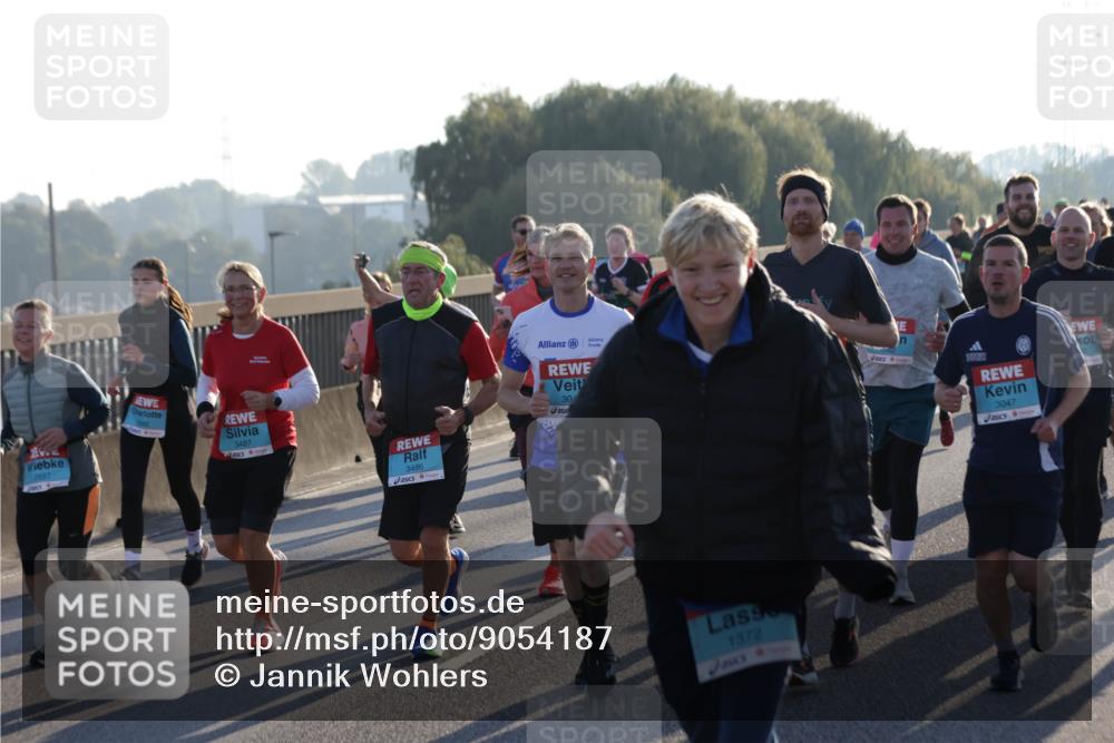 03.10.2025 - Köhlbrandbrückenlauf Jannik Wohlers http://msf.ph/oto/9054187 03.10.2025 09:20:11 Position 3 3487, 3486, 30, 3047, 1372 meine-sportfotos.de