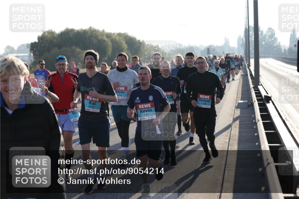 03.10.2025 - Köhlbrandbrückenlauf Jannik Wohlers http://msf.ph/oto/9054214 03.10.2025 09:20:12 Position 3 245, 3048, 1782, 3047, 1588 meine-sportfotos.de