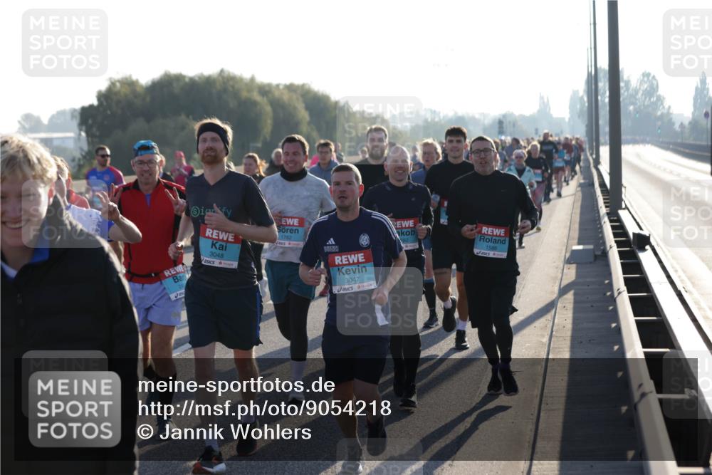 03.10.2025 - Köhlbrandbrückenlauf Jannik Wohlers http://msf.ph/oto/9054218 03.10.2025 09:20:12 Position 3 245, 3048, 1782, 3047, 1588 meine-sportfotos.de